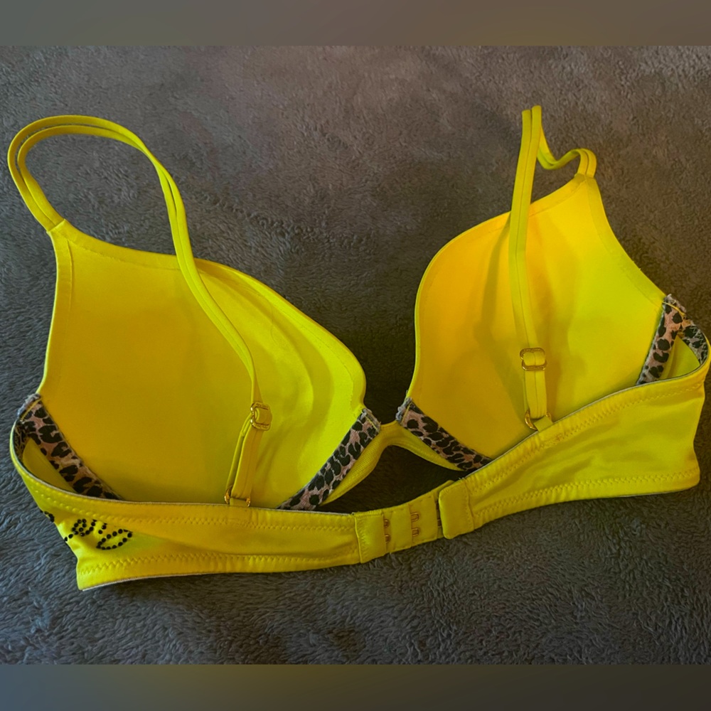 Victoria secret push-up underwire bra 34C